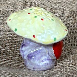 Vintage Crown Devon Mushroom Salt Spice Shaker Toadstool Goblincore Twee Cute